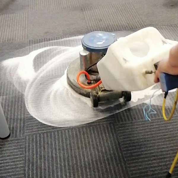 地毯清洗保养，让地毯更耐用